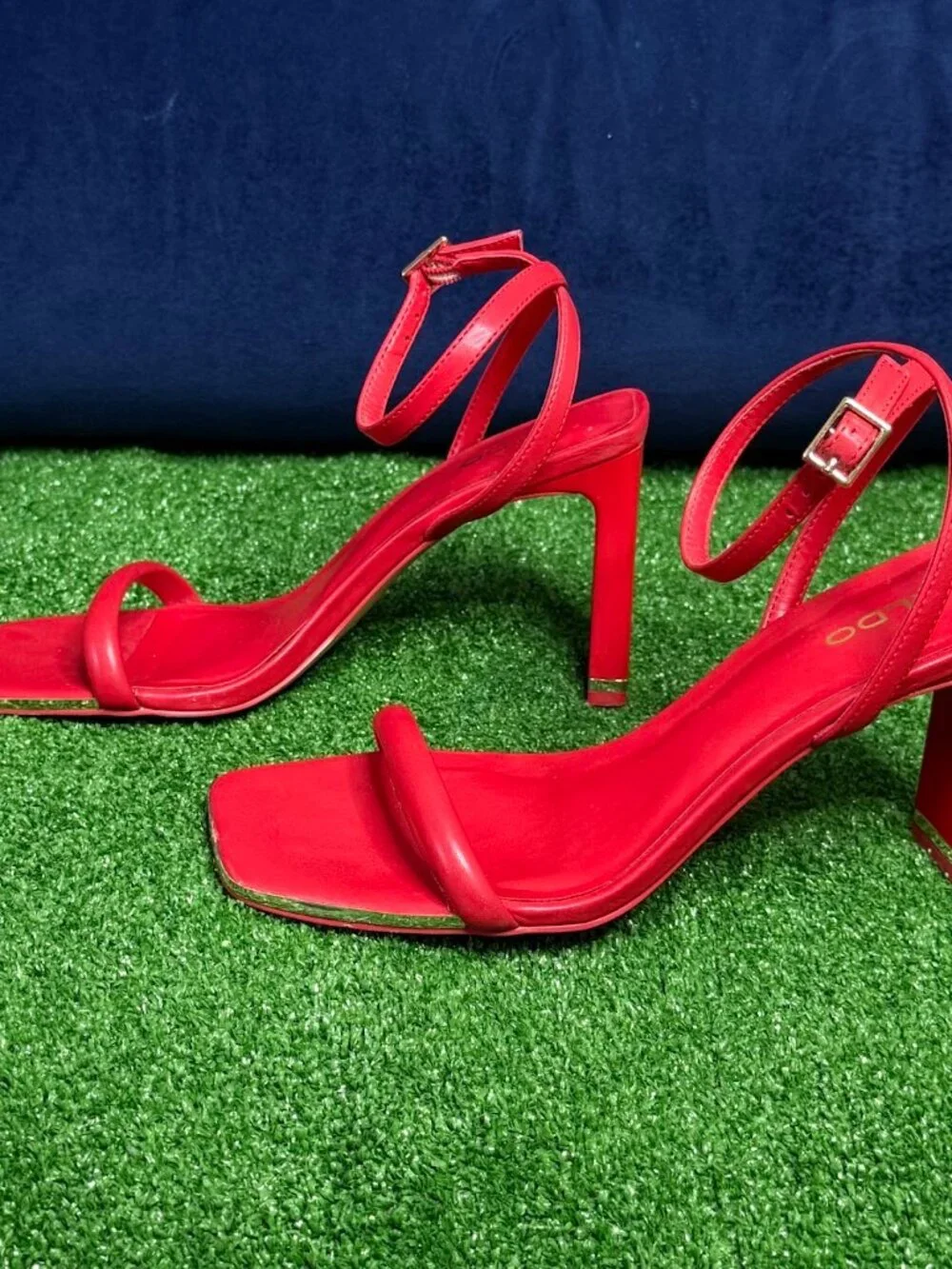 ALDO Red Strappy Leather Sandals Slim Block Heel Square Toe Gold Trim Size 7.5